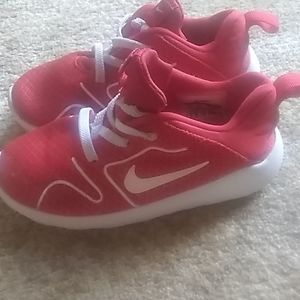 Boys Nike's (Red & White)